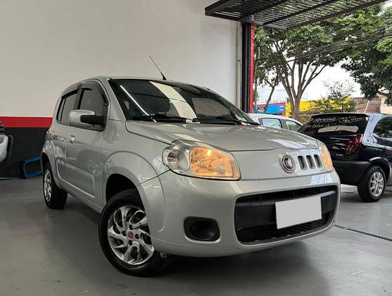FIAT UNO 1.0 EVO VIVACE 8V FLEX 4P MANUAL FIAT UNO 1.0 EVO VIVACE 8V FLEX 4P MANUAL